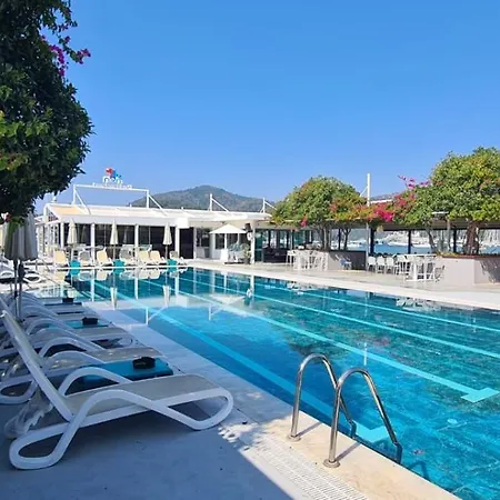 아파트 Sybelle Suites By Safiya 교젝