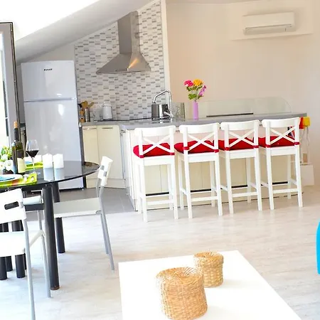 Sybelle Suites By Safiya *