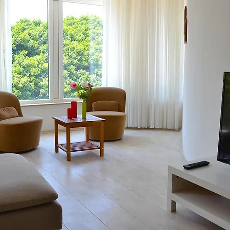 Sybelle Suites By Safiya